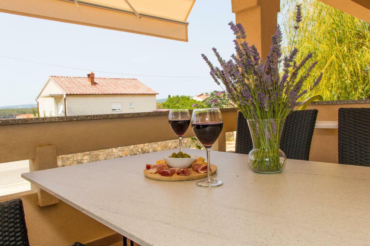 Apartmani Zoric Punat Exteriör bild