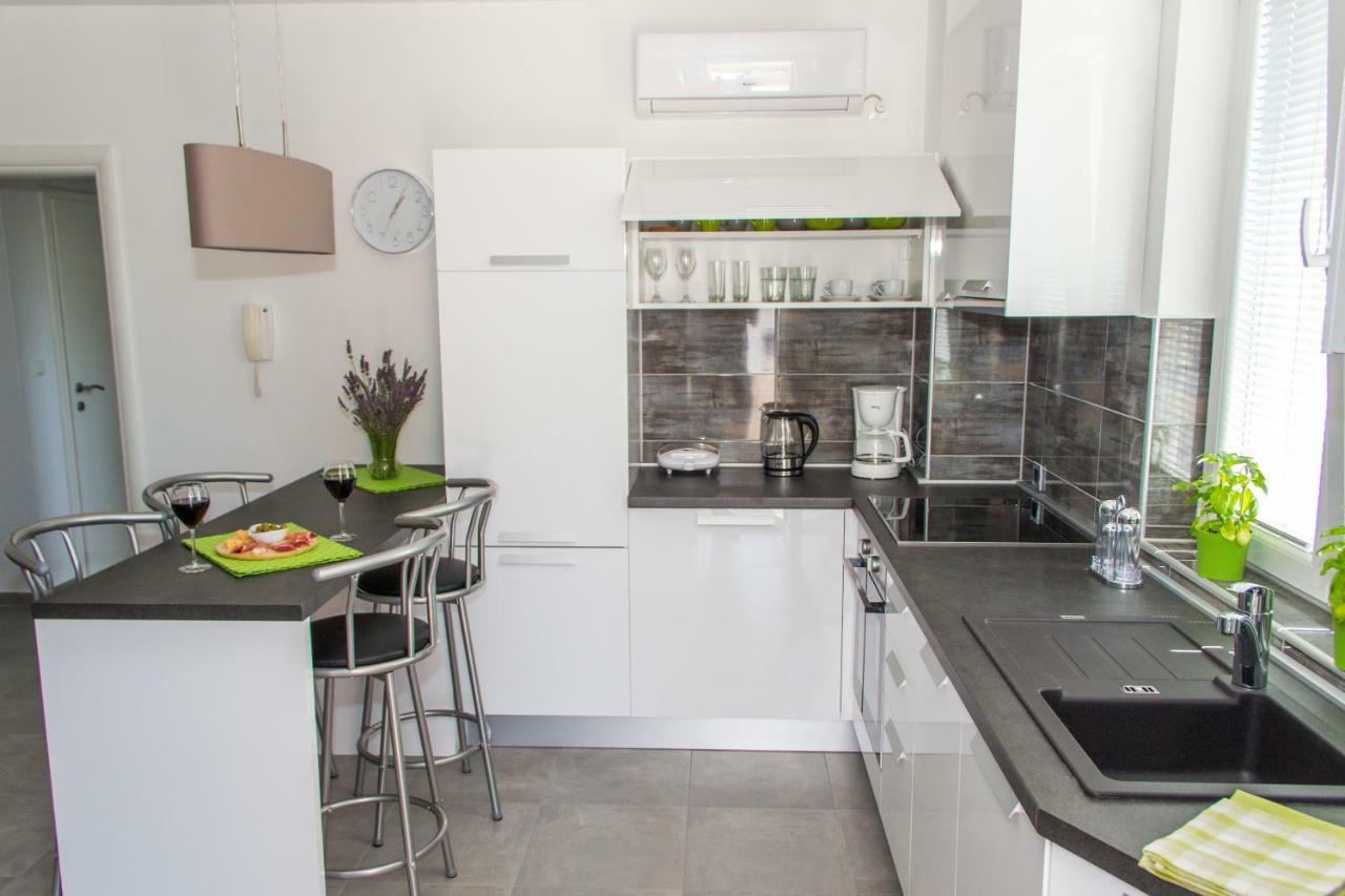 Apartmani Zoric Punat Exteriör bild