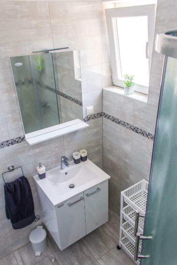 Apartmani Zoric Punat Exteriör bild