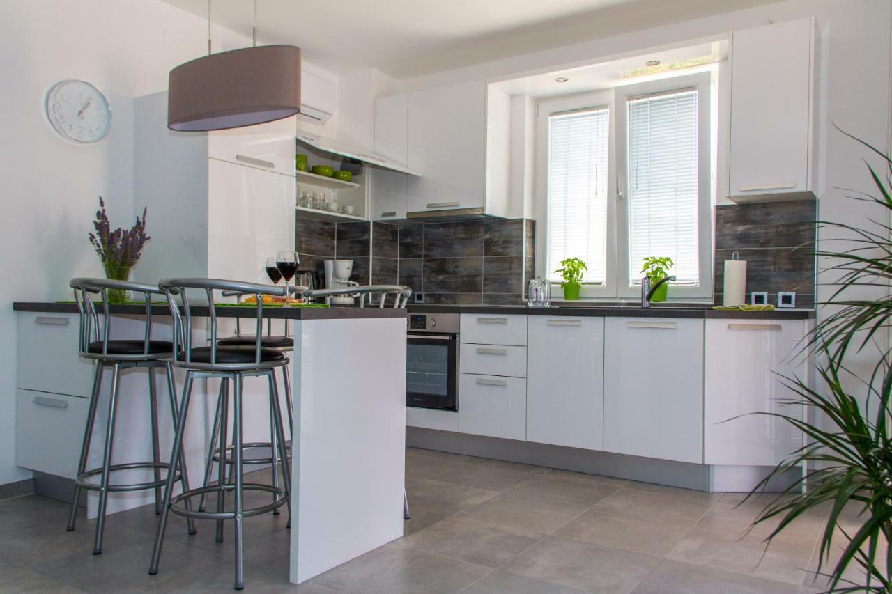 Apartmani Zoric Punat Exteriör bild