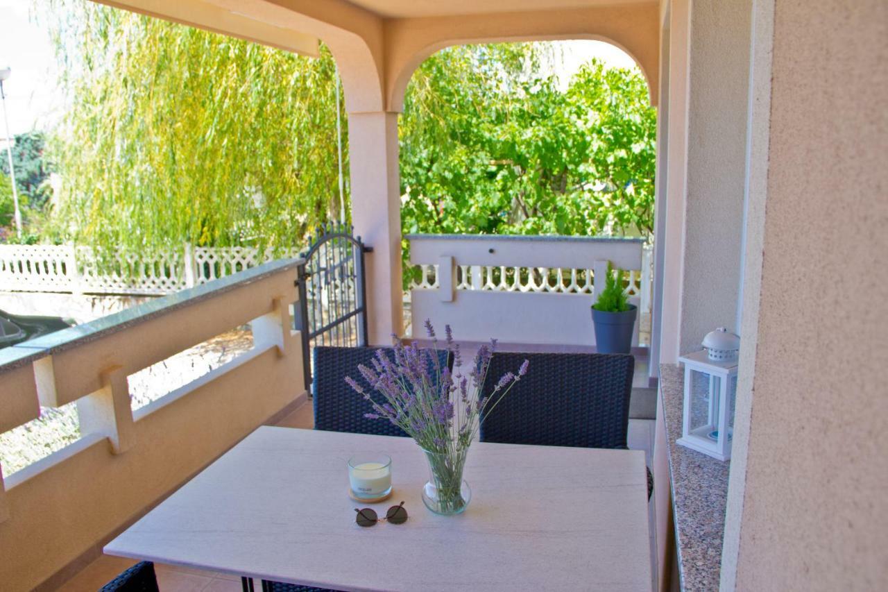 Apartmani Zoric Punat Exteriör bild