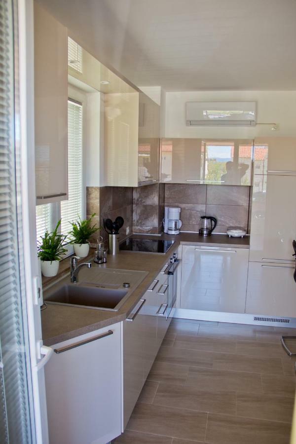 Apartmani Zoric Punat Exteriör bild